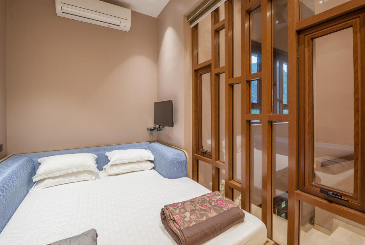 Villa 41 By Stayvista - A Chic Retreat With A Pool, Poker Table, And A Theater Room Lonavala Exteriér fotografie